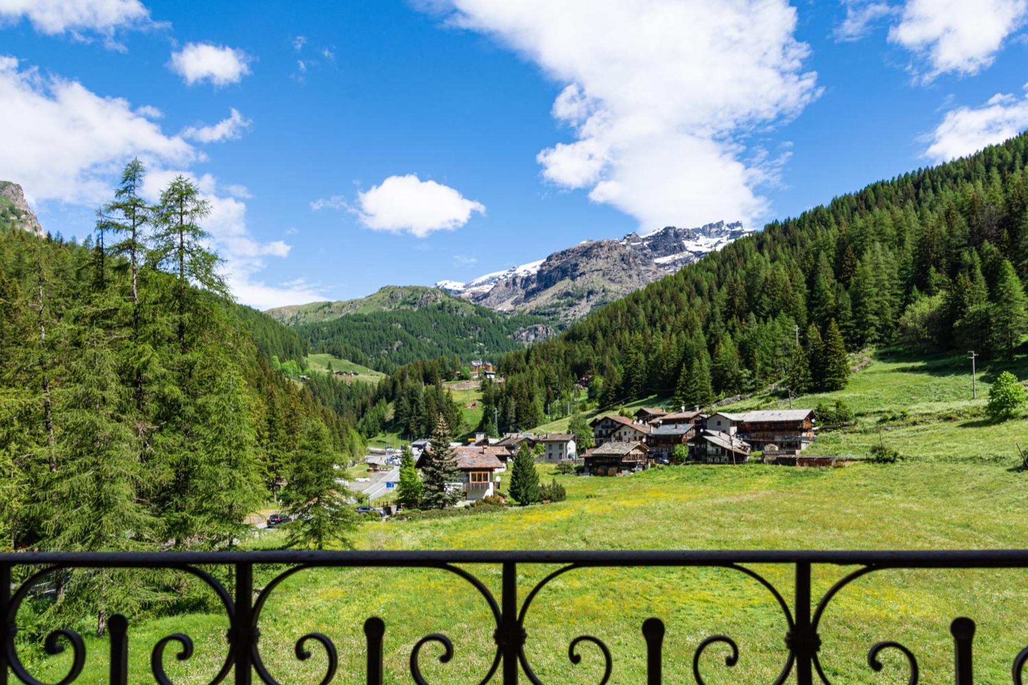 Albergo Monte Cervino Champoluc Exterior photo